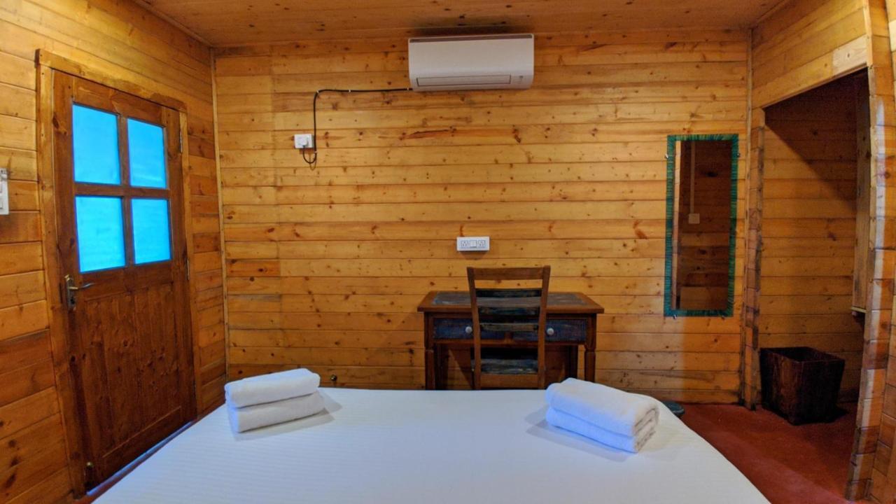 Shunyachi Lotusfeet Hotel Morjim Luaran gambar