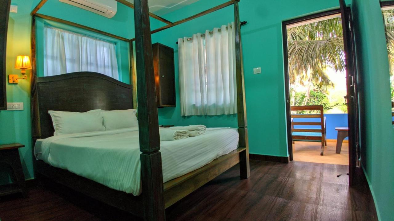 Shunyachi Lotusfeet Hotel Morjim Luaran gambar