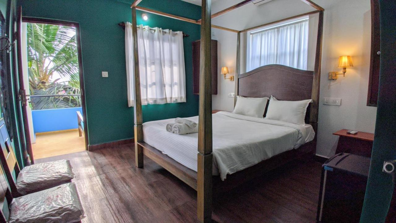 Shunyachi Lotusfeet Hotel Morjim Luaran gambar