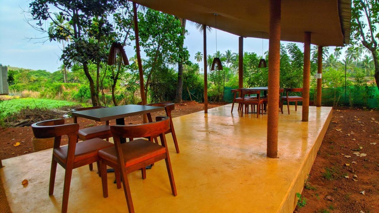 Shunyachi Lotusfeet Hotel Morjim Luaran gambar