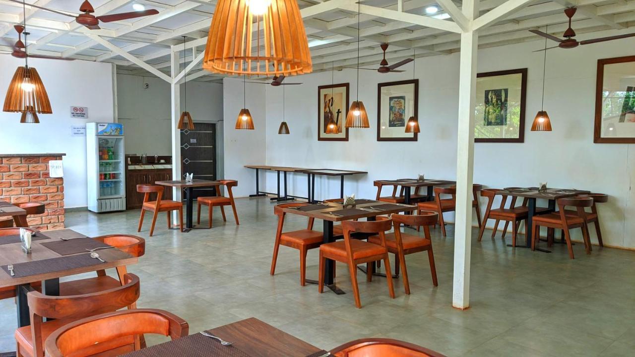 Shunyachi Lotusfeet Hotel Morjim Luaran gambar